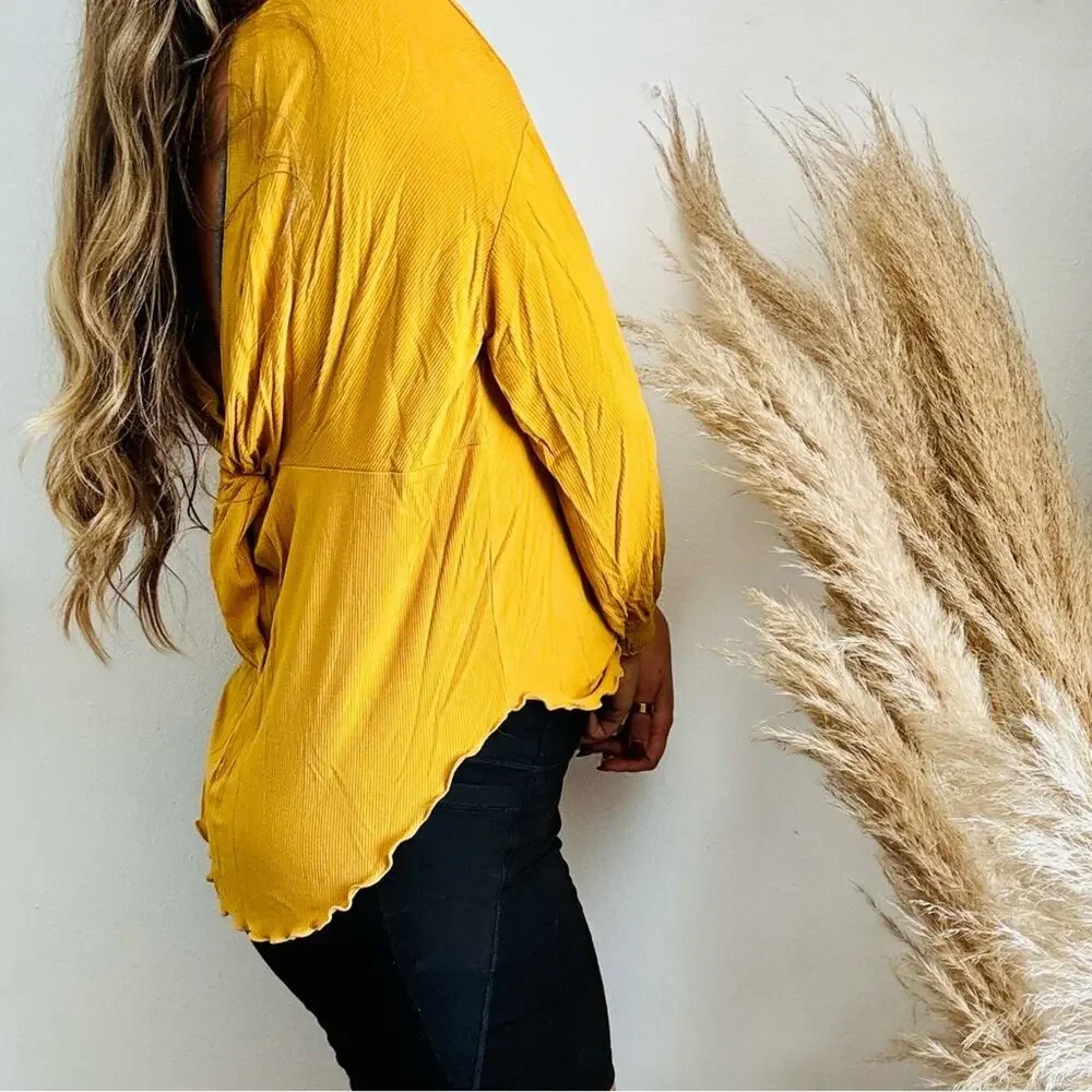 FP FREE PEOPLE Gold Mustard Ruffle Knit Open Back Balloon Sleeve Blouse Top XS